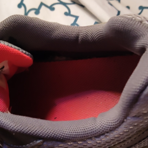 Women's Nike reax run dominate us shoes size 9 - Picture 16 of 17